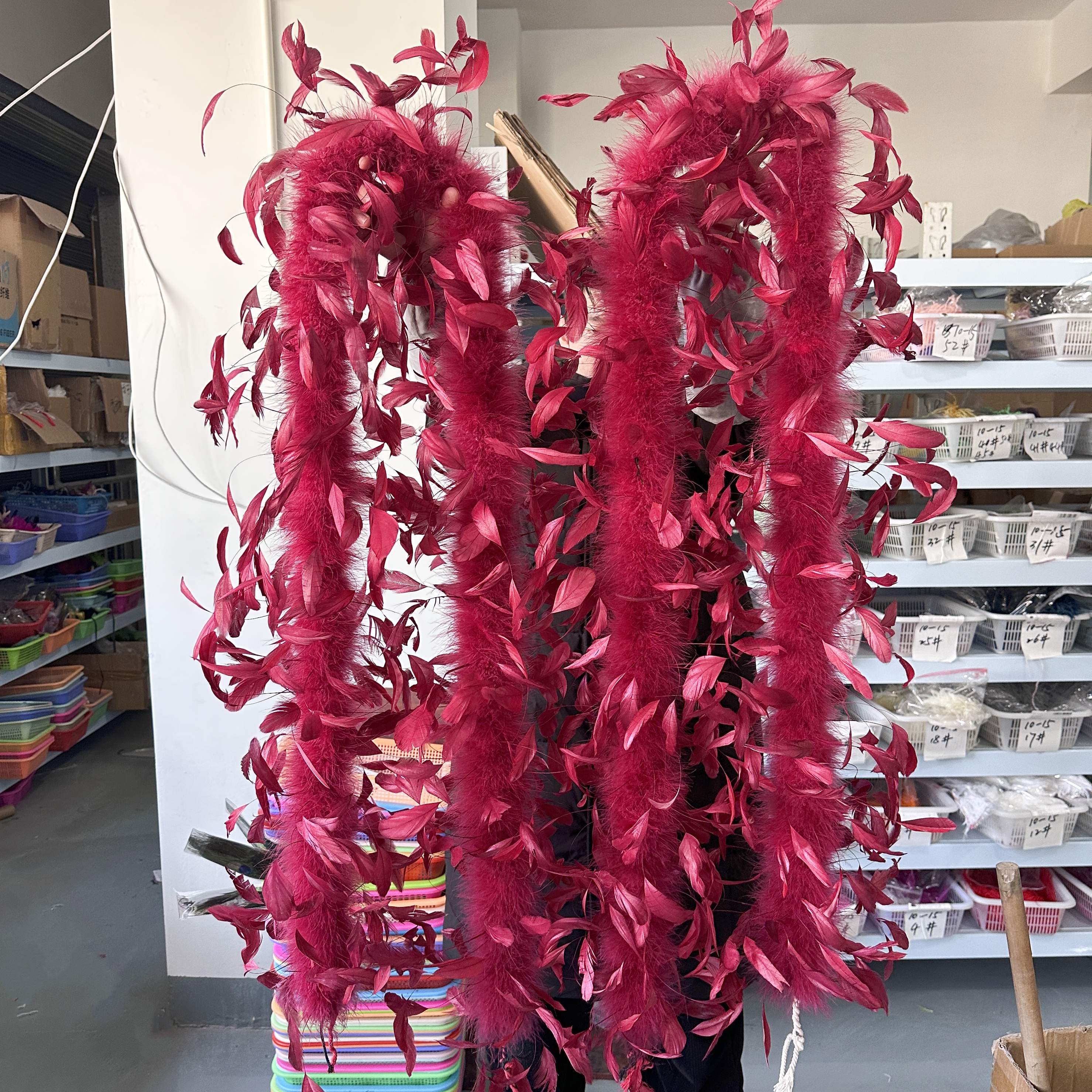 2Meter Burgundy Turkey Marabou - Feather Trim Marabou recensione e prezzo