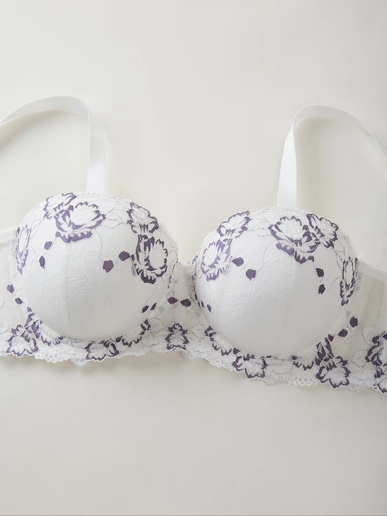 Plus Size Lace & Embroidery Wo - Embroidery Embellishments recensione e prezzo