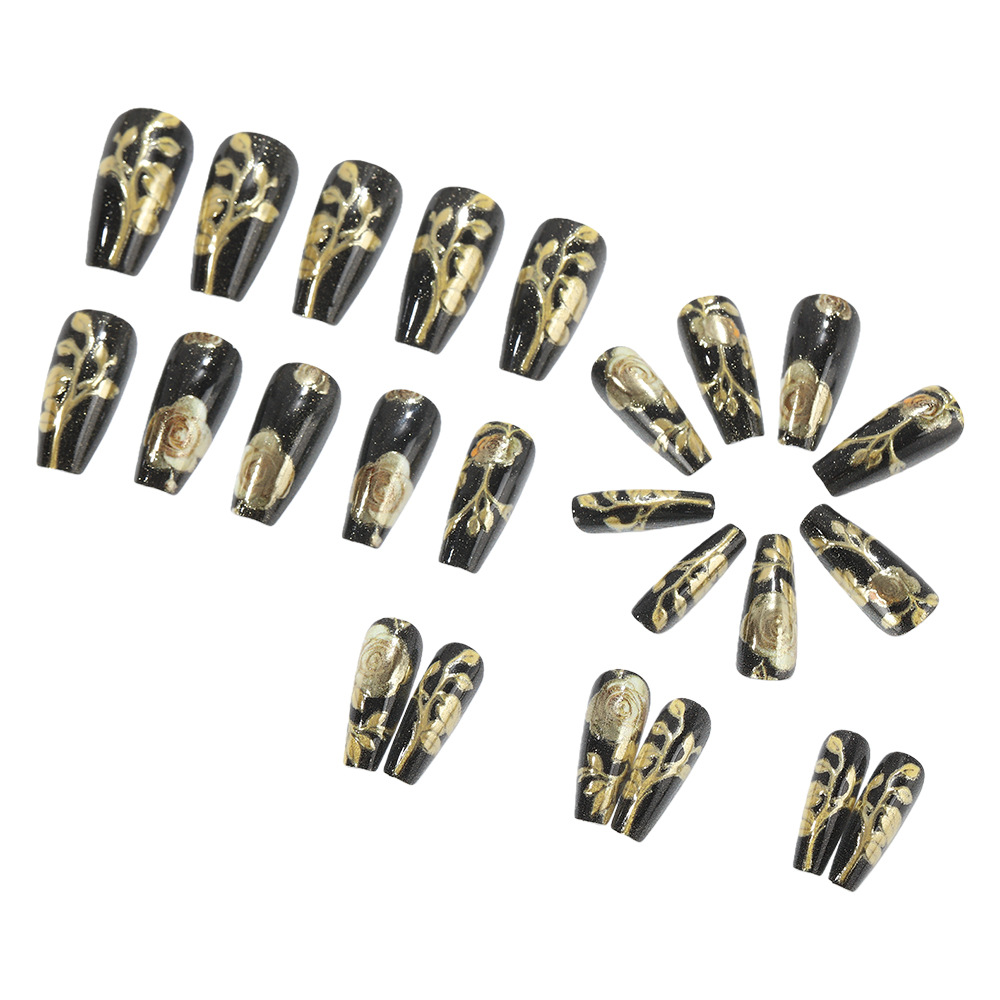 3D fake nails for women girls  - Embroidery Embellishments recensione e prezzo