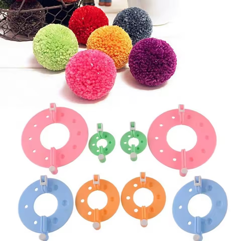 8PCS 4 Sizes Fluff Ball Weaver - Pom Pom Maker Tool recensione e prezzo