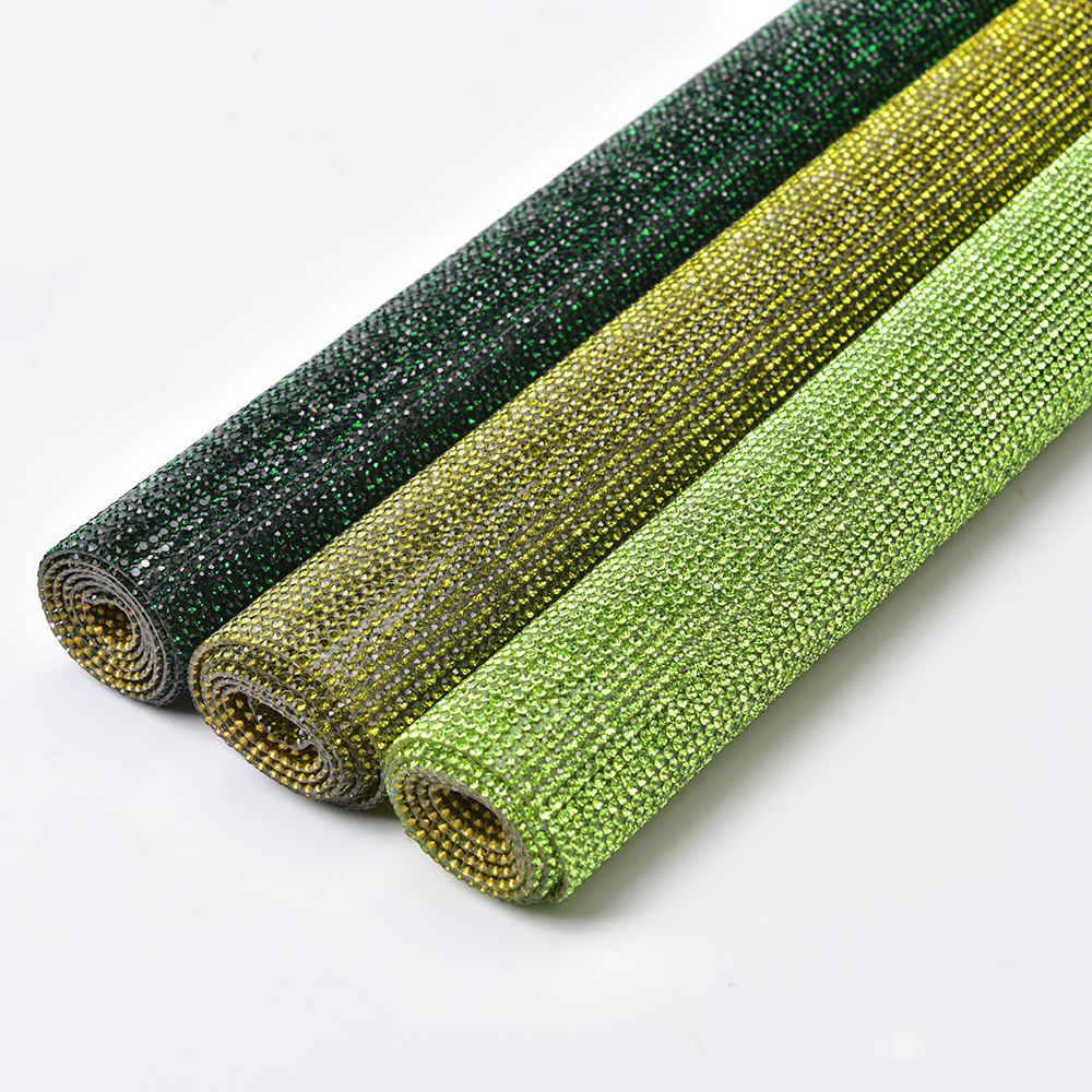 24*40Cm Self Adhesive Rhinesto - Hotfix Rhinestone Sheet recensione e prezzo