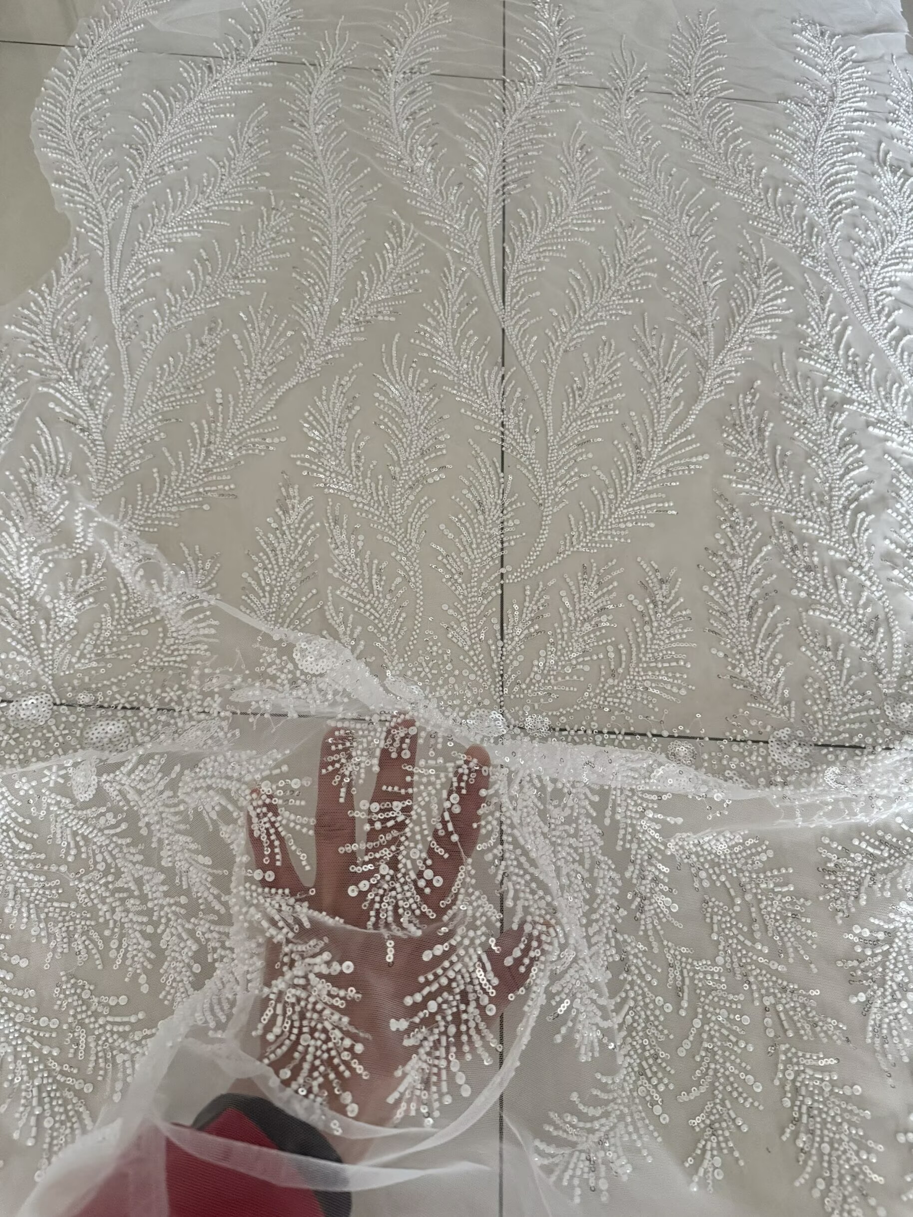 White Beaded Pearl Crystal Seq - Crystal Mesh Fabric recensione e prezzo