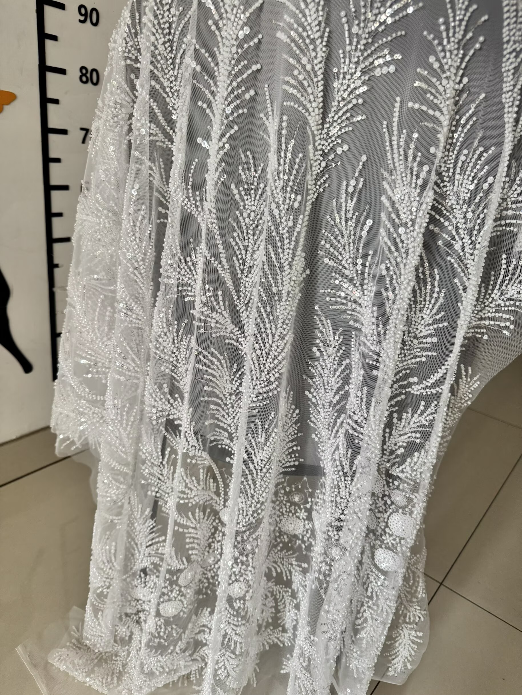 White Beaded Pearl Crystal Seq - Crystal Mesh Fabric recensione e prezzo