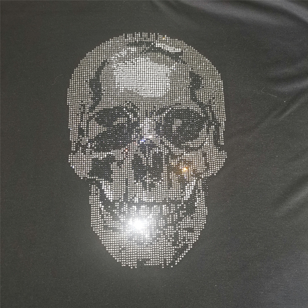 Skull Patch,Iron On Transfers  - Hotfix Rhinestone Sheet recensione e prezzo