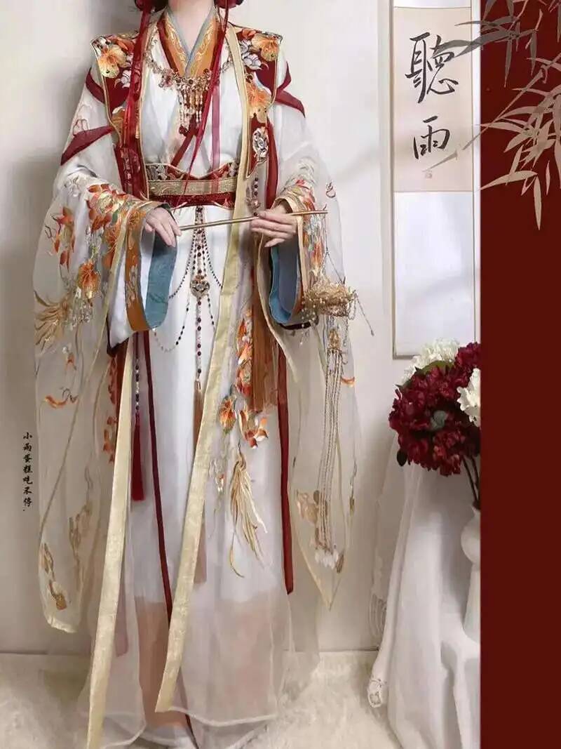 Ming Dynasty Hanfu Embroidery  - Embroidery Craft recensione e prezzo